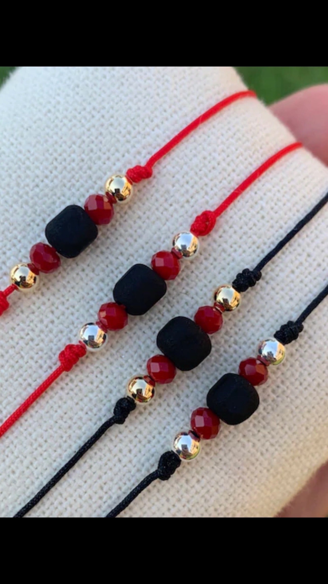 “Customizable Heart Bracelets: Create a Personalized Symbol of Love and Connection”